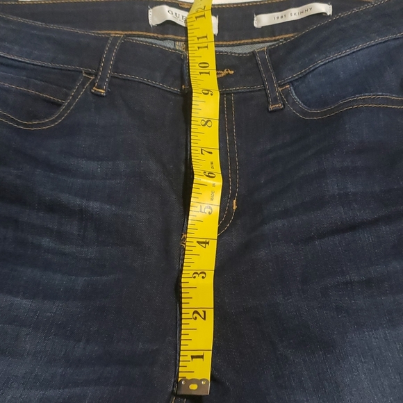 Guess 1981 skinny dark wash hi rise jeans - Picture 4 of 7